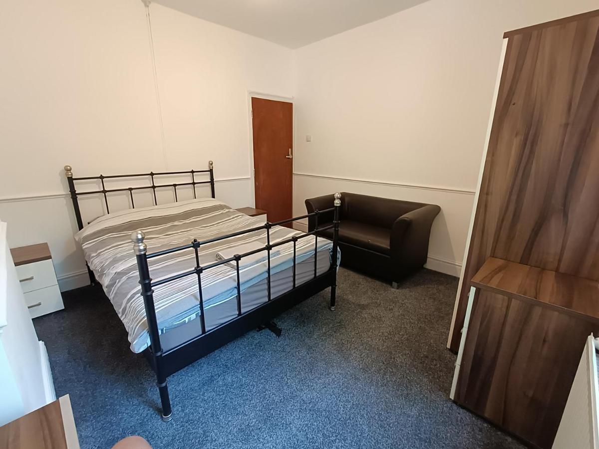 Johnson Road Near Erdington Station Apartment Birmingham Bagian luar foto